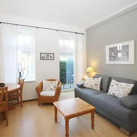 Hotel Strandstrasse-32-wohnung-1-9401 *